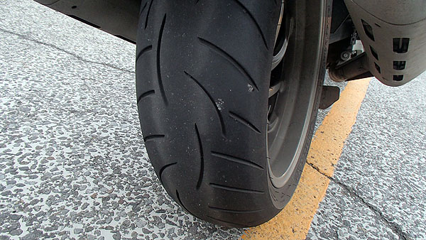 北海道走行後のタイヤ（後輪）の状態